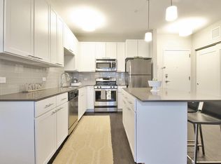 Midtown Square Apartments, Glenview, IL 60025