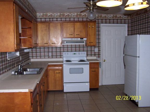 4th image of 807 Hinton Dr