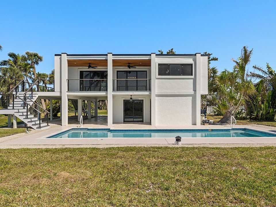 1st image of 3702 Coquina Dr