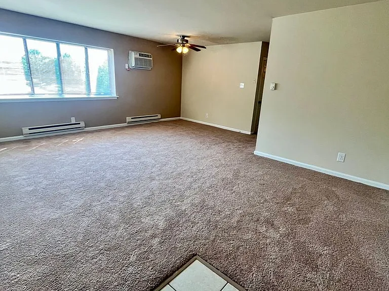 Oak Tree Apartments — Photo 47