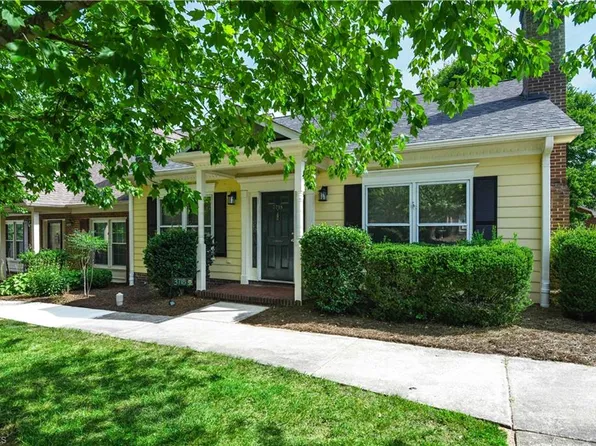 3718 Sawgrass Rd, Greensboro, NC 27410