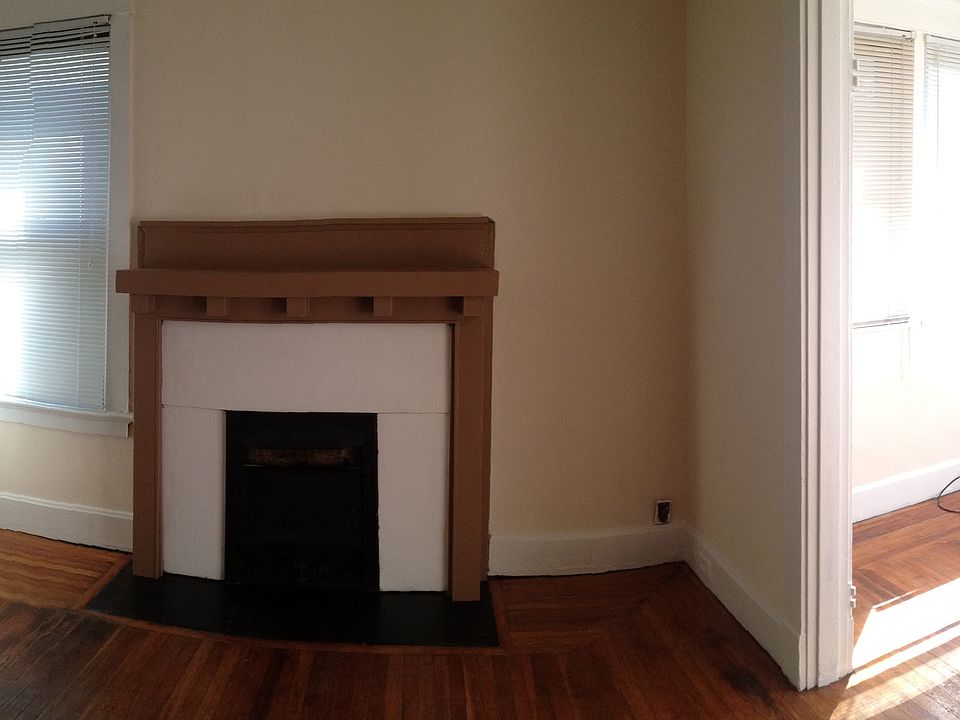 1st image of 3044 Woodburn Ave APT 4