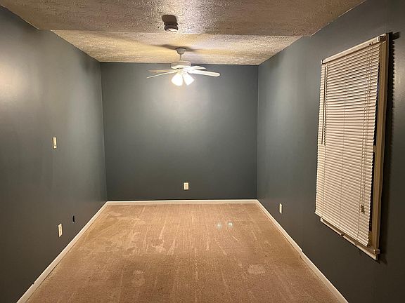 3rd image of 4305 Chester Dr #2
