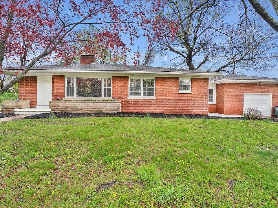 1st image of 2618 Lake Dr