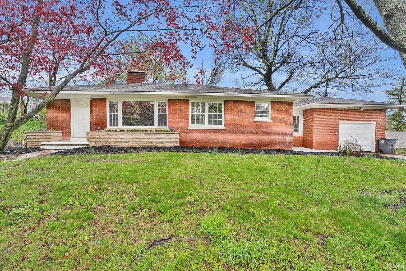 2618 Lake Dr photo 1