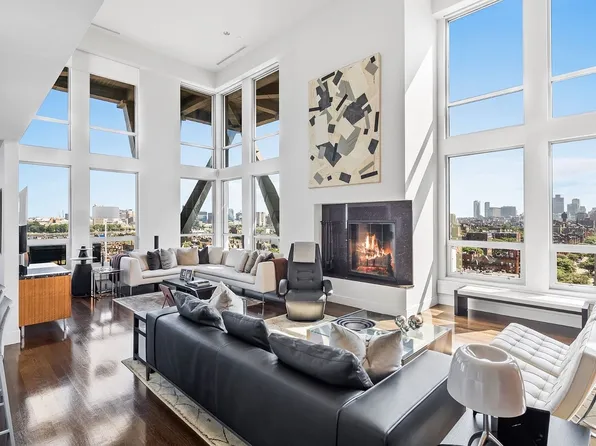 360 Newbury St Unit 810, Boston, MA 02115
