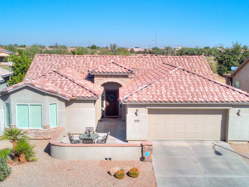 1st image of 2624 E Desert Wind Dr