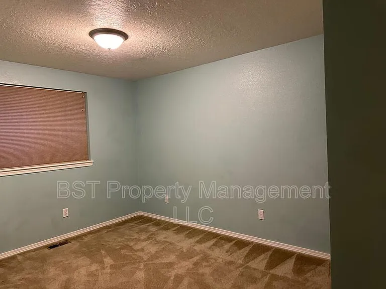 6913 Owl Dr SE — Photo 12