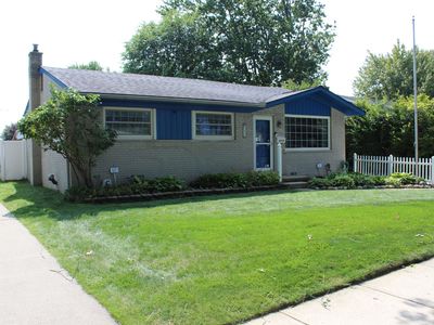 32500 Birkshire St, Saint Clair Shores, MI, 48082