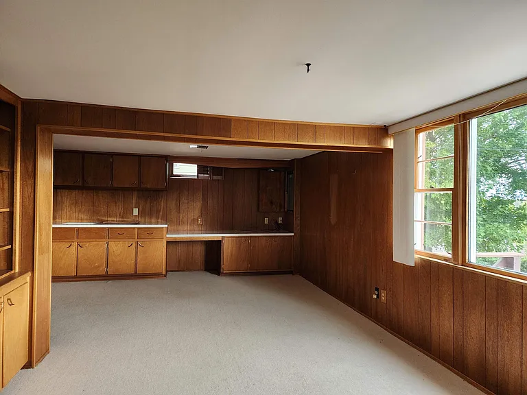 822 W Pleasant St — Photo 27