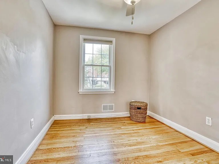 1570 Dellsway Rd — Photo 16