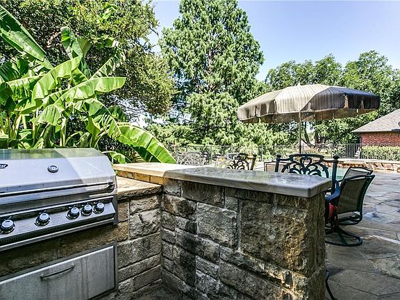 5th image of 2105 Lakehill Ct