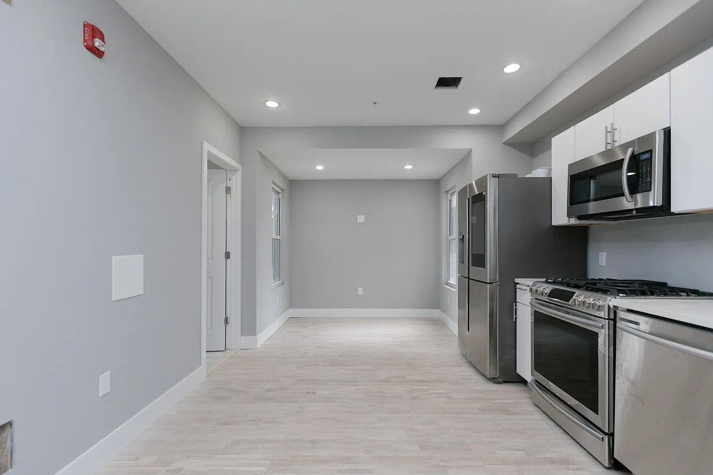 1715 W Jefferson St — Photo 3