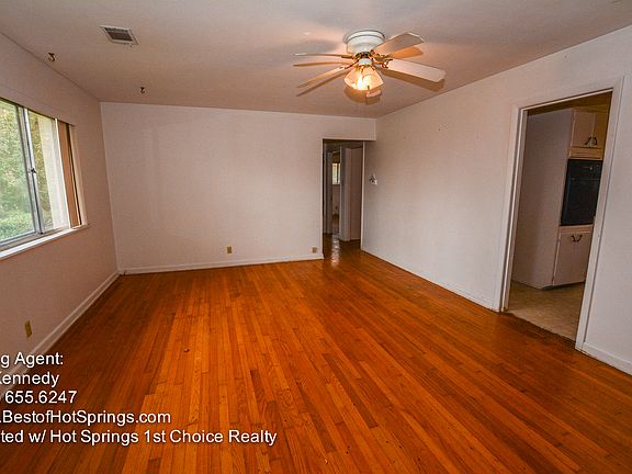 4th image of 114 Camellia St
