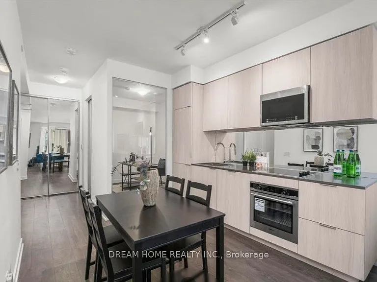 609 Avenue Rd #306 — Photo 6