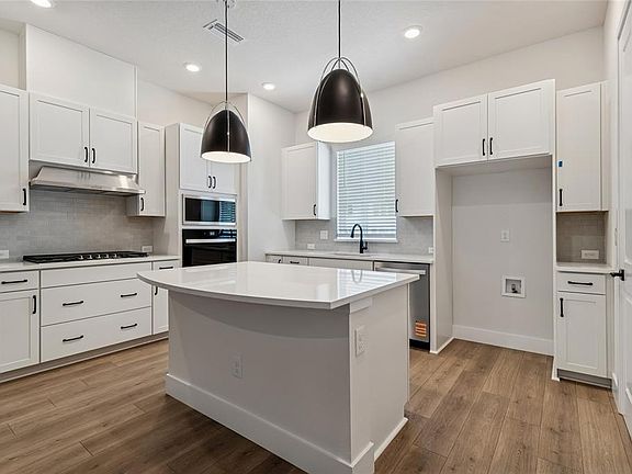 7th image of this home