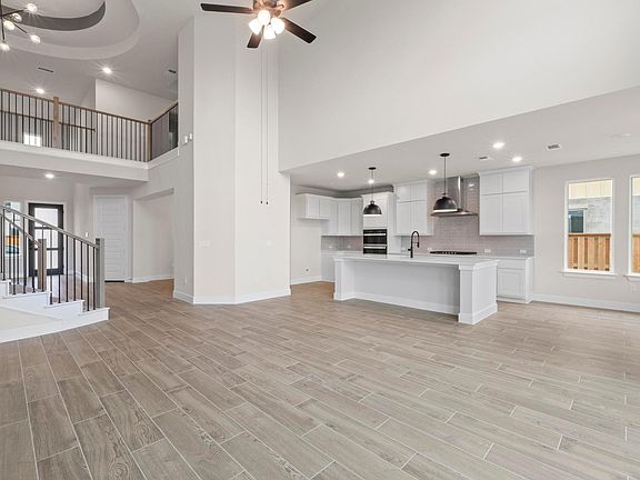 4th image of 213 Buckaroo Dr