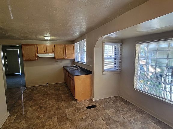 2nd image of 1161 N Livingston Ave