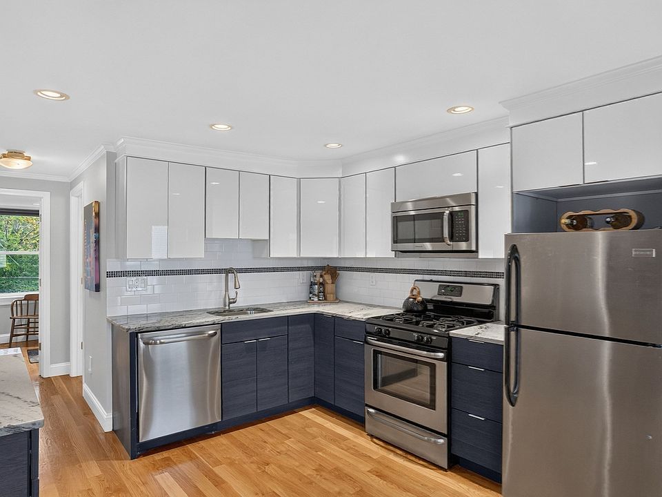 1st image of 182 Marion St #2