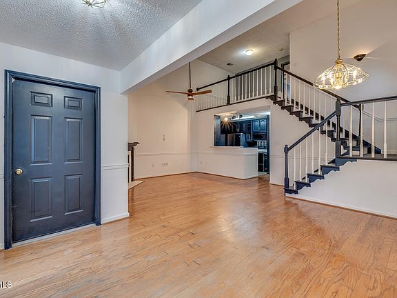 4th image of 3717 Apple Grove Cir #0