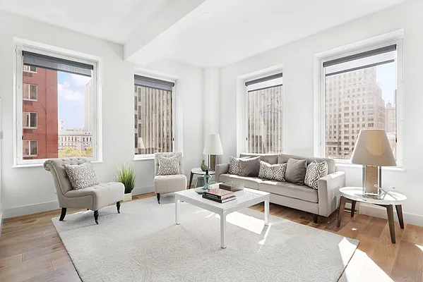 Sold by Compass | media 21