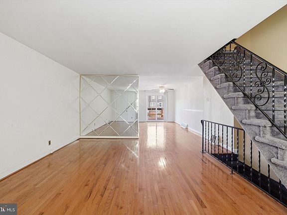 3rd image of 336 Westpark Ln