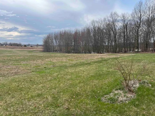 712 County Road 327 Rd, Corunna, IN 46730