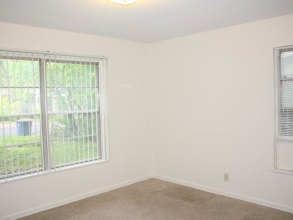 5th image of 501 Wilmes Dr