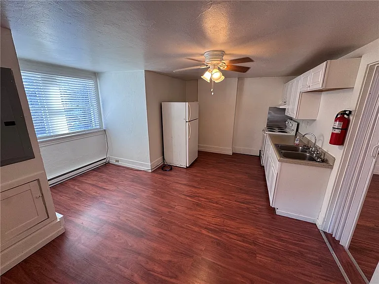 1123 Evergreen Ave #3 — Photo 6