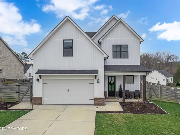 3241 Great Plains Ln, Knoxville, TN 37931