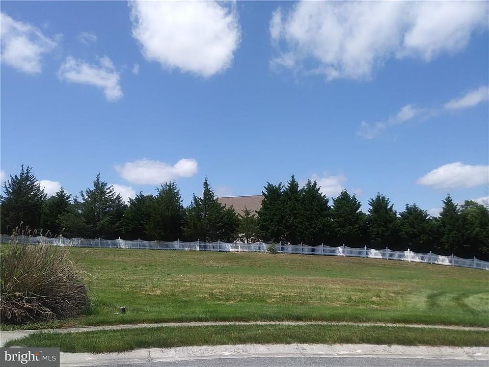 2nd image of 27141 Crest Dr