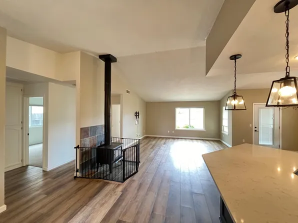 22105 J St, Santa Margarita, CA 93453