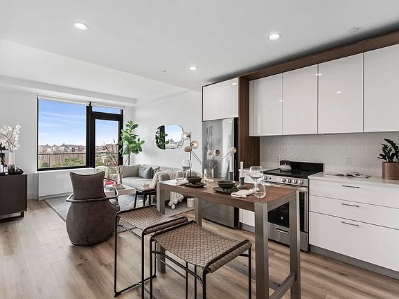 2nd image of 224 E 135th St #1812
