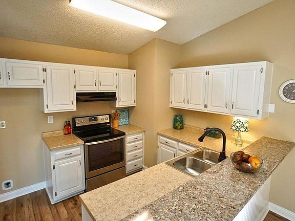 4th image of 539 N Crater Lake Dr