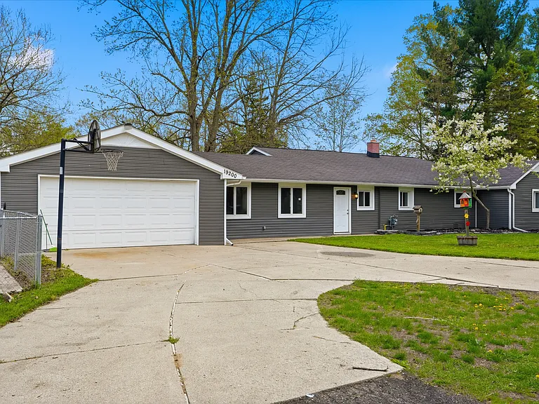 19200 Merriman Ct — Photo 1