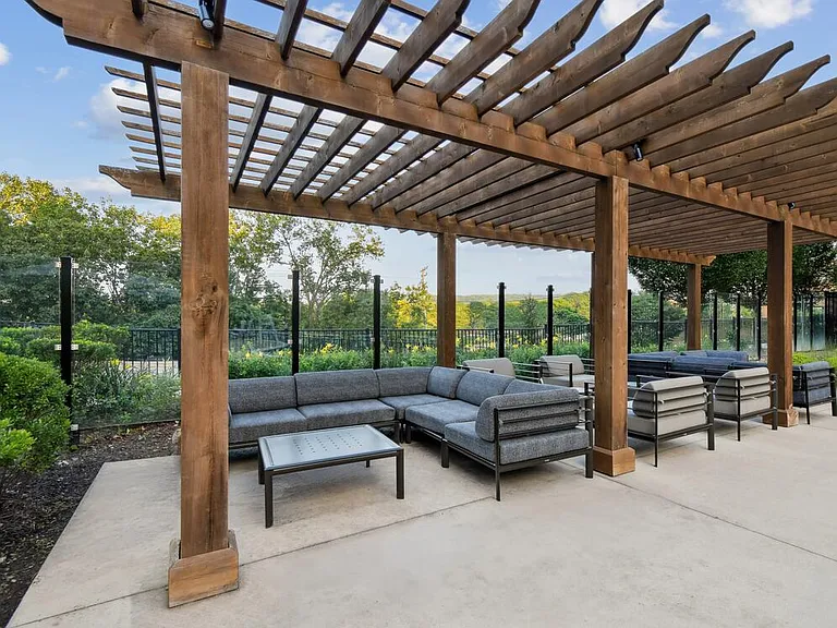 Hunt Valley - Sundeck with lounge seating