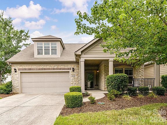 3rd image of 4415 Parkgate Dr