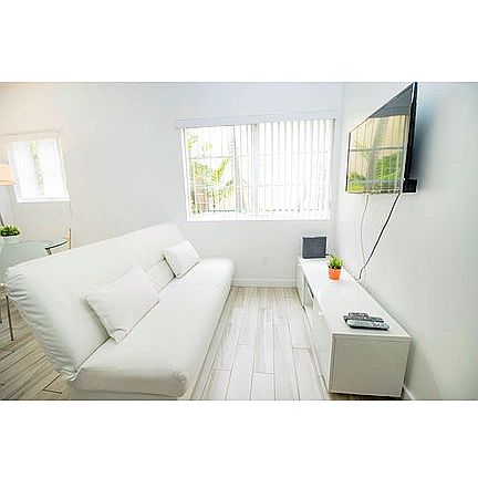 2nd image of 1560 Meridian Ave APT 103