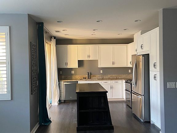 Kitchen (table included)