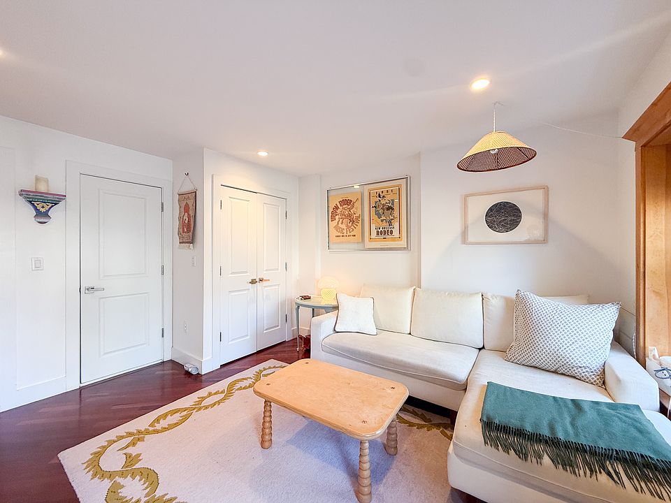 1st image of 271 Macon St #1