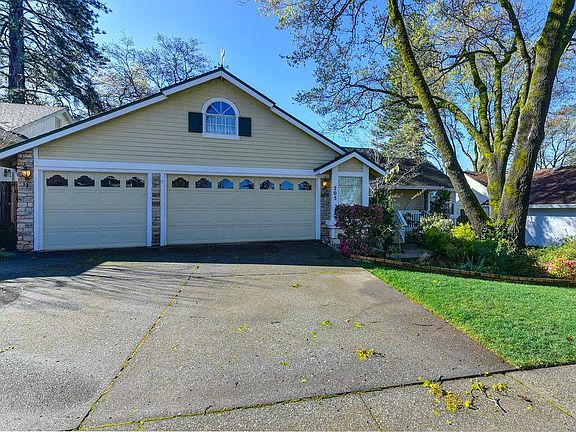 3rd image of 205 Northridge Dr