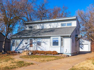 225 E Claflin Ave, Salina, KS, 67401