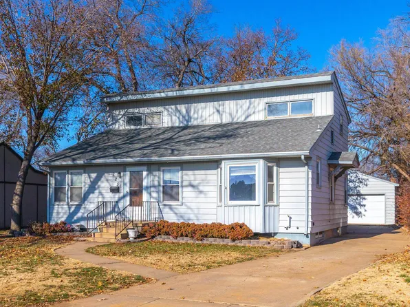 225 E Claflin Ave, Salina, KS 67401