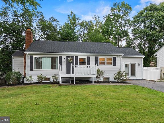 3rd image of 866 Chestnut Tree Dr