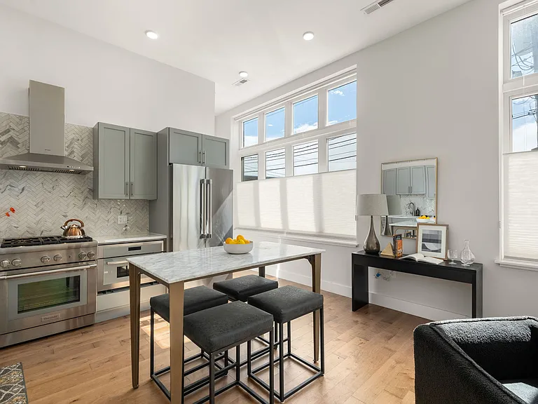 50 Hichborn St #101A — Photo 2