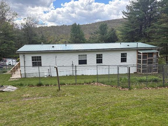 3rd image of 1418 Jackson Run Rd #1