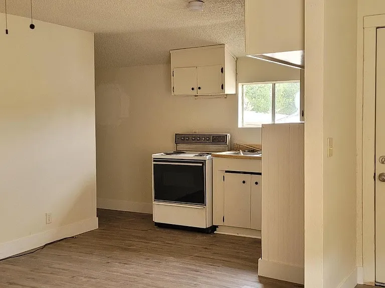 1341 Washington St — Photo 3