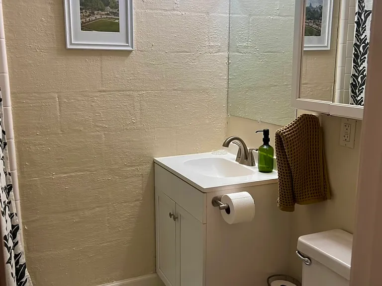 Then Ensuite Full Bathroom 3 for Bedroom 3