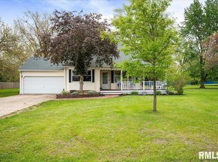 216 Falcon Dr, Green Valley, IL