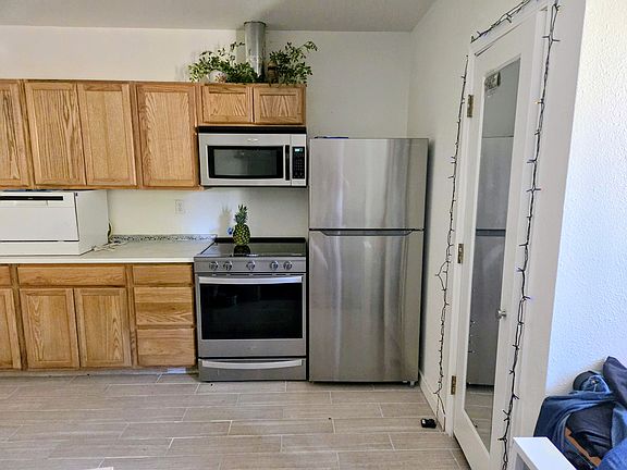 3rd image of 1887 Crescent Ave
